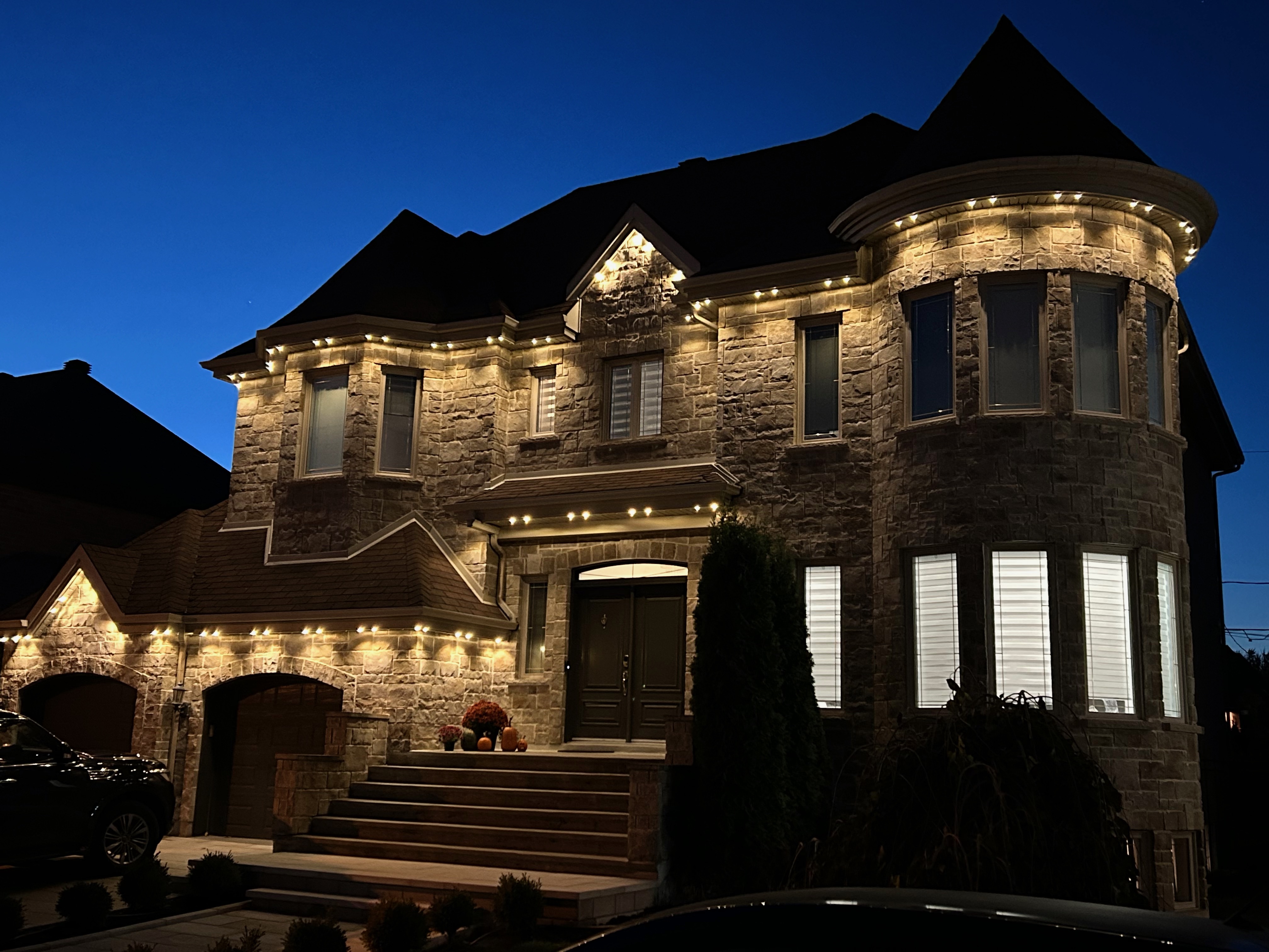 Esthétique Améliorée pour Votre Maison avec les Éclairages Gemstone Lights